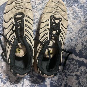 Nike Beige and Black Sneakers